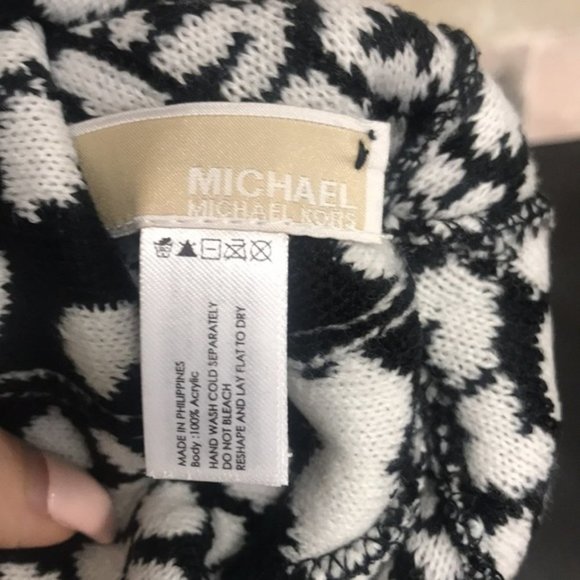 Michael Kors Women's Leopard Knit Beanie - Picture 4 of 5